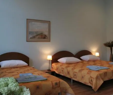 Florens Bed & Breakfast 3*